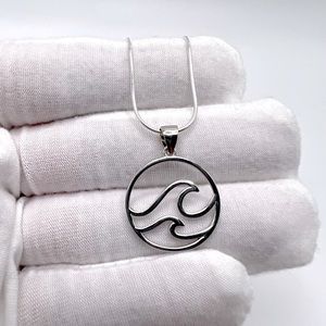 .925 Sterling Silver Wave Necklace